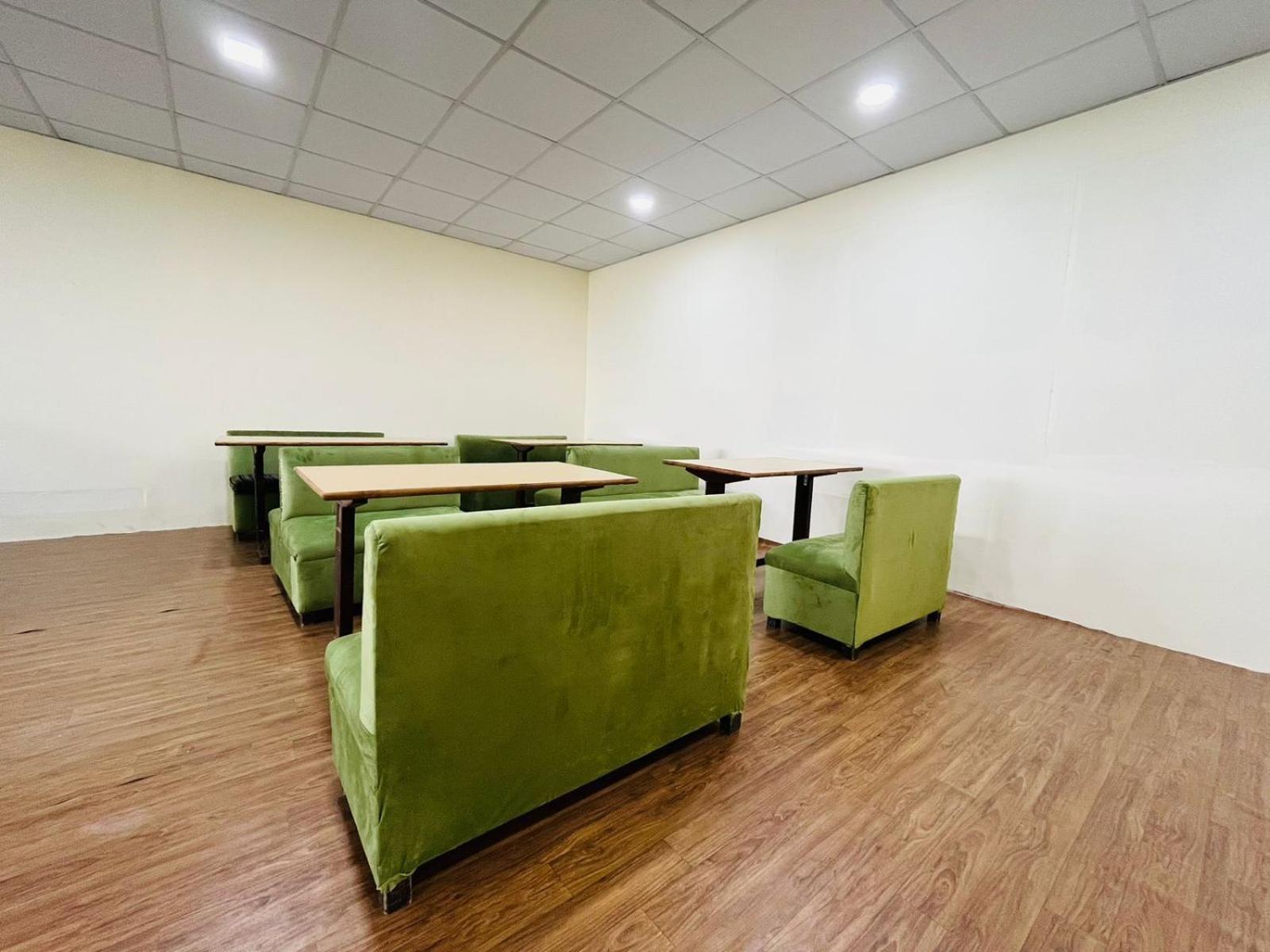 The Ashoka Inn 300Mts Walkable From Mall Road 심라 외부 사진