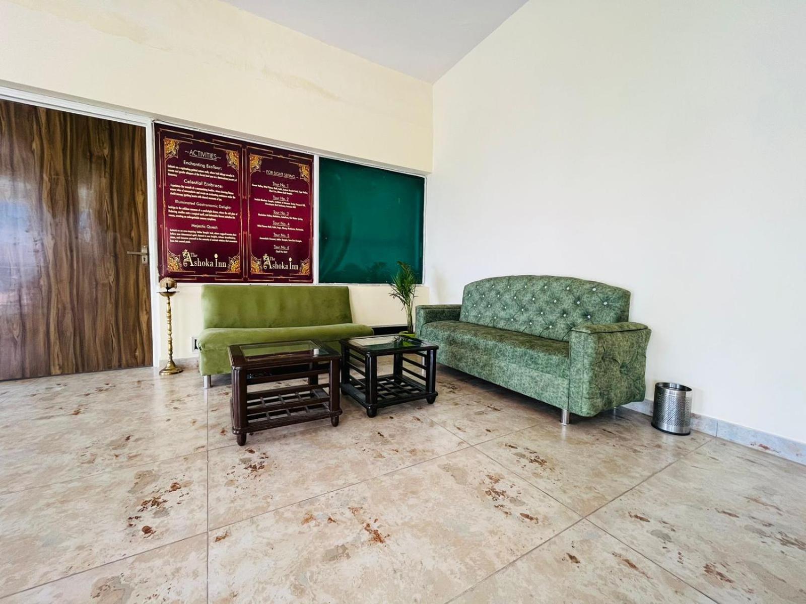 The Ashoka Inn 300Mts Walkable From Mall Road 심라 외부 사진