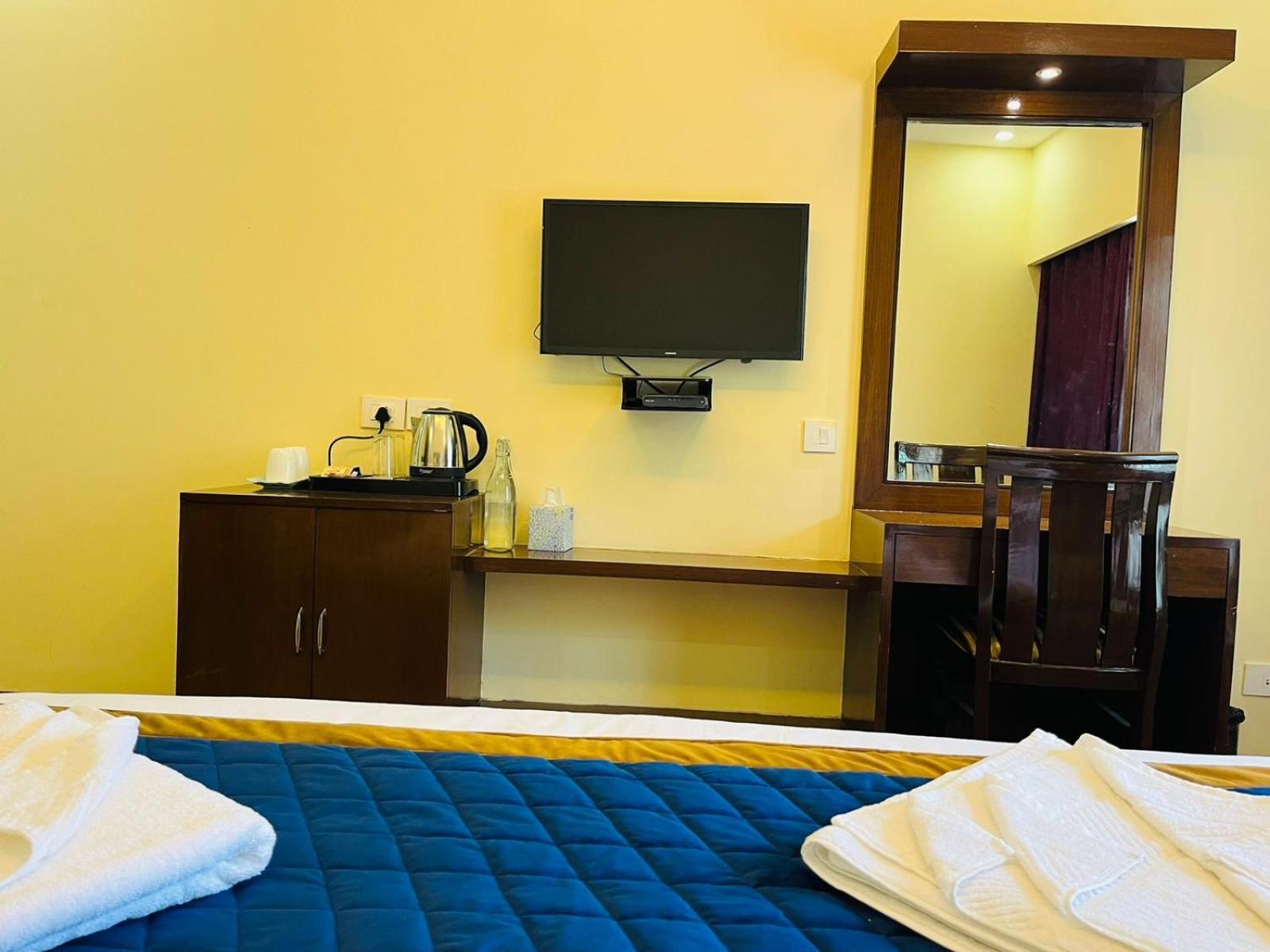 The Ashoka Inn 300Mts Walkable From Mall Road 심라 외부 사진