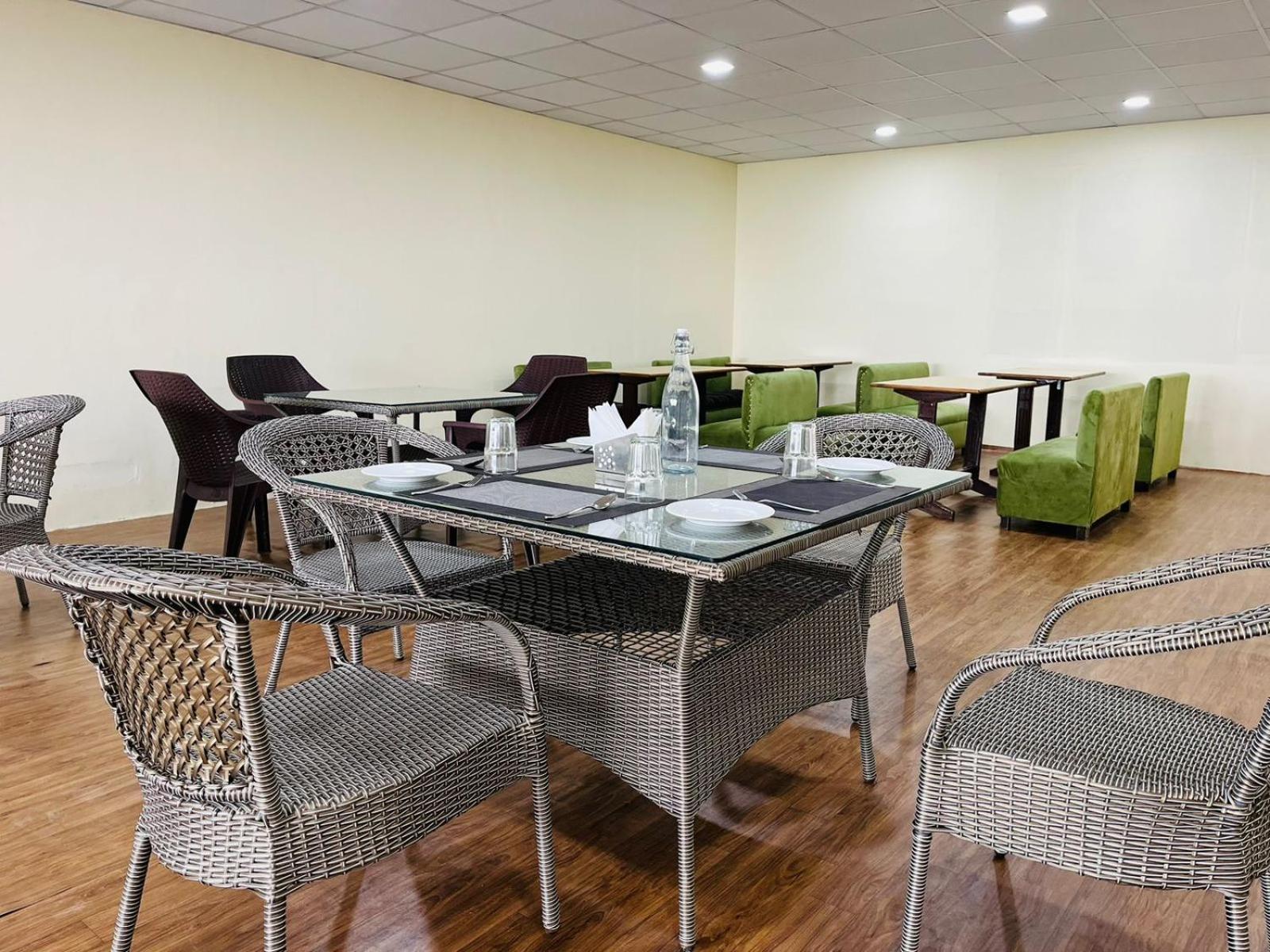 The Ashoka Inn 300Mts Walkable From Mall Road 심라 외부 사진