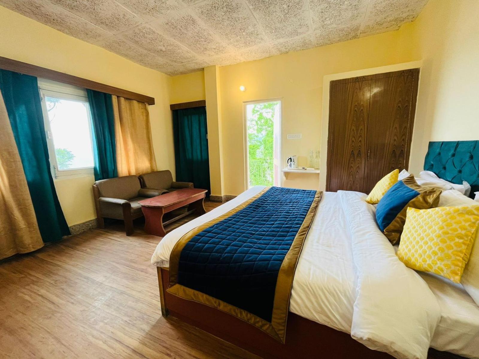 The Ashoka Inn 300Mts Walkable From Mall Road 심라 외부 사진